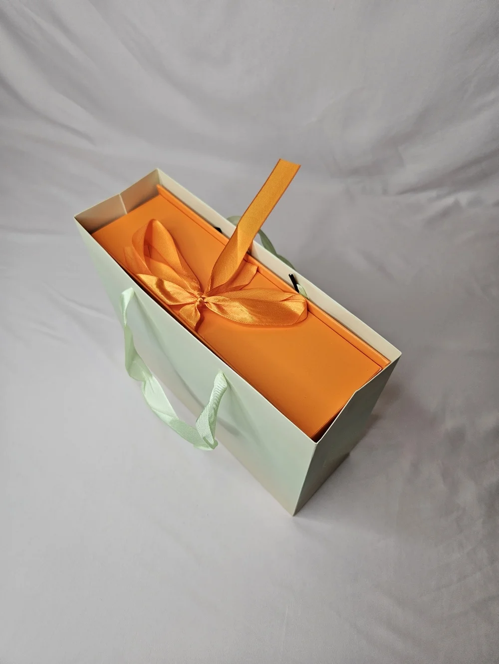 Luxury Gift Box with Reed Diffuser & Soap Flower Bouquet – Citrus Fruits